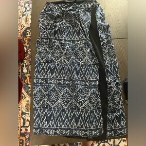 liz claiborne long blue printed skirt size 12 women’s